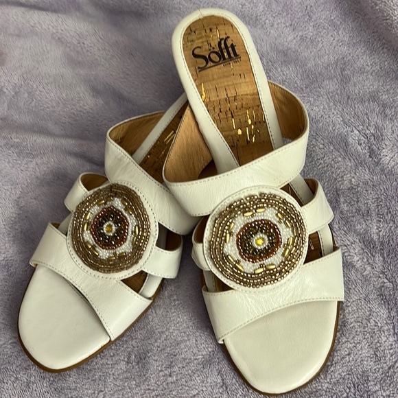 Womens Sofft White Slip On Leather Sandals Beaded Design 1268204 Sz 9M Worn Once - Picture 1 of 9
